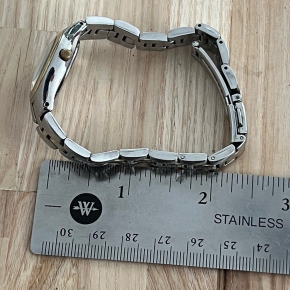 Timex Ladies Watch Indiglo White Dial Two Tone Stainless Bracelet - Picture 12 of 12